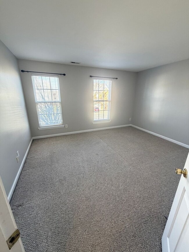 Building Photo - Charming 3BR Townhome in Sought-After Harrisburg Town Center