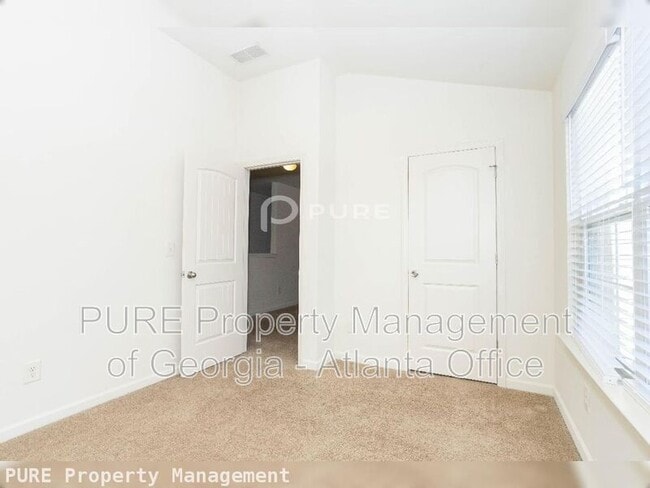 Building Photo - 840 Pine Arbor Ln