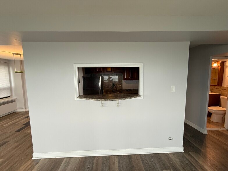 Building Photo - 4230 N Marine Dr