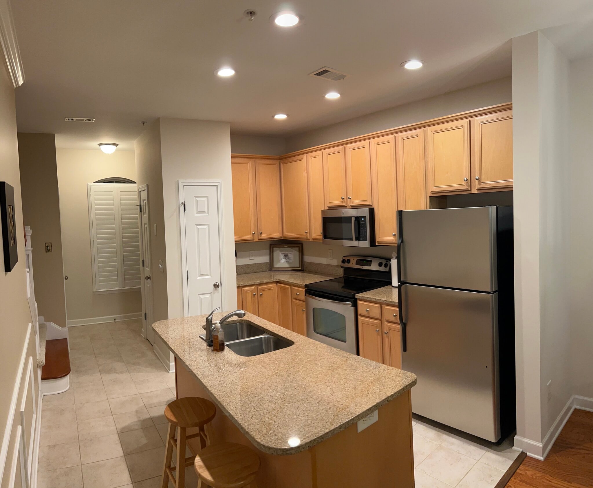 Kitchen - 981 B Hackler Street