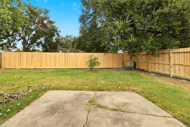 Building Photo - 126 Wood Hollow Dr