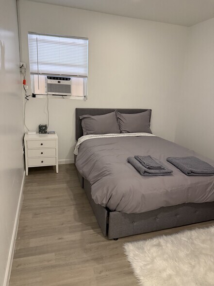 Bedroom 3 ( Full Bed ) - 1546 N Magnolia Ave