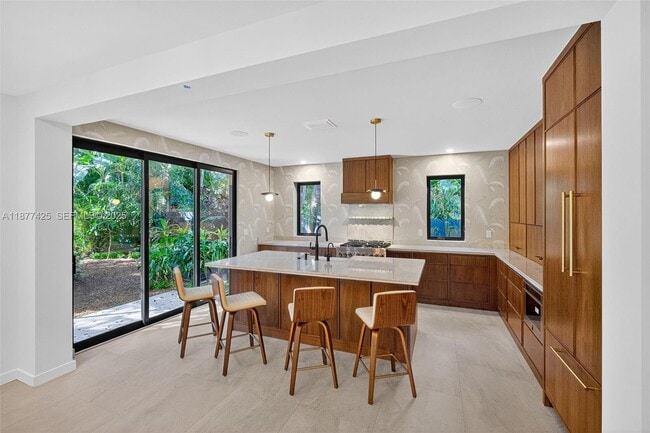 Building Photo - 2330 Overbrook St