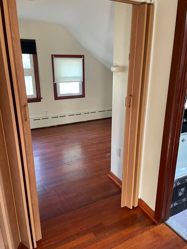 Building Photo - 84 Bridge St