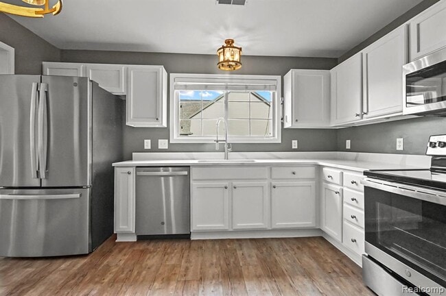 Building Photo - 28266 Carlton Way Dr