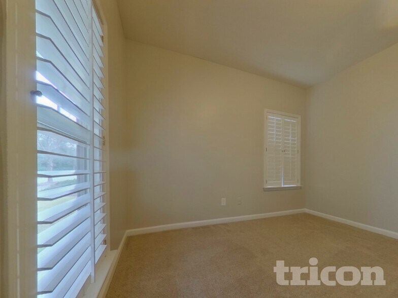 Building Photo - 3614 Silver Springs Way SW