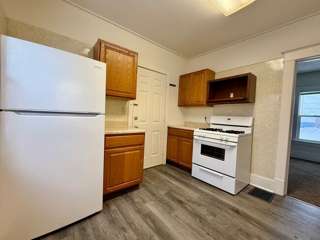 Building Photo - 83 Myrtle Ave