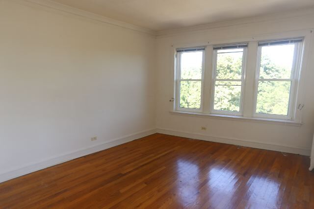 Building Photo - 4216 N Clark St