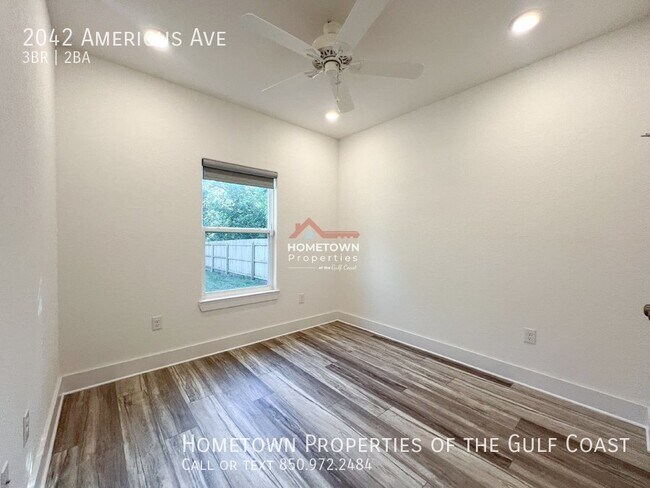 Building Photo - 3-Bedroom Home Minutes from NAS Pensacola