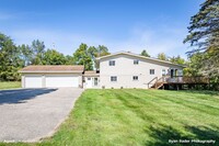 Building Photo - Downtown Rockford Single Family Home on Wh...