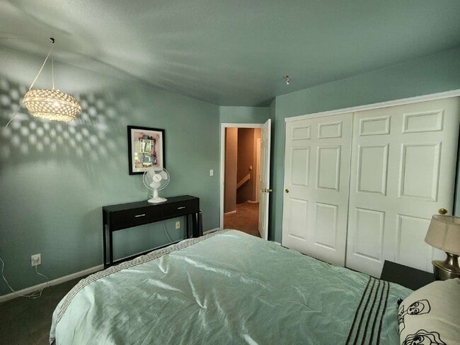 Building Photo - Stunning 3 Bedroom Townhome Tucked Away In Breathtaking Community