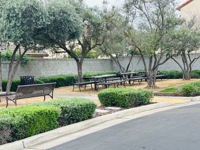 Building Photo - 3704 Savant Ln