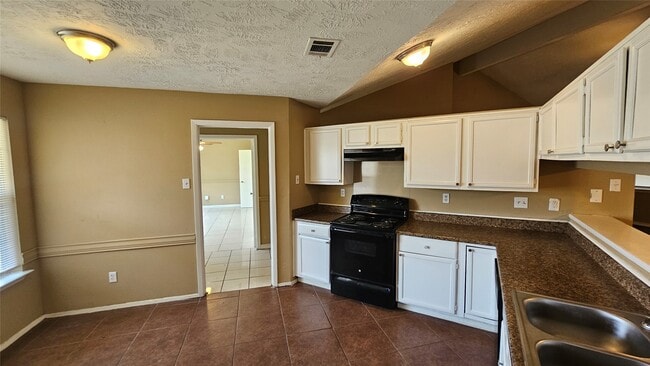 Building Photo - 1418 Willersley Ln