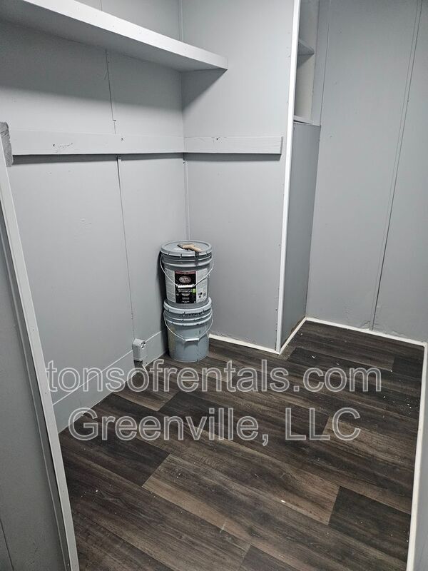 Building Photo - 301 True Temper Rd
