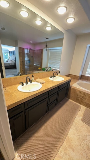 Building Photo - 30537 Longhorn Dr