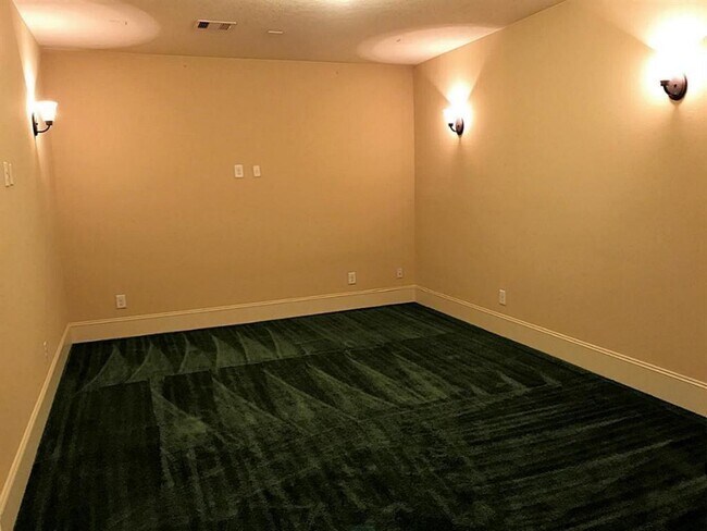 Building Photo - 31361 Sunset Oaks Ln