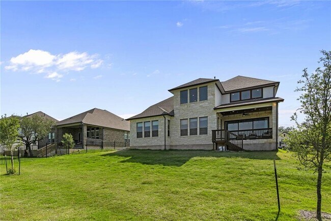 Building Photo - 820 Palamos Dr