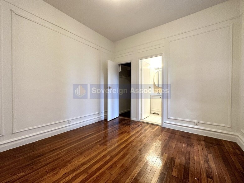 Building Photo - 45 Tiemann Pl