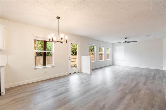 Building Photo - 2304 Glenhaven Dr