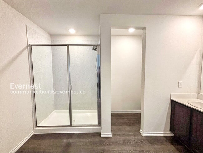 Building Photo - 3213 Perman Dr