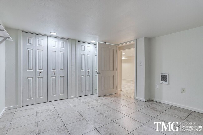 Building Photo - LouderbackPowell