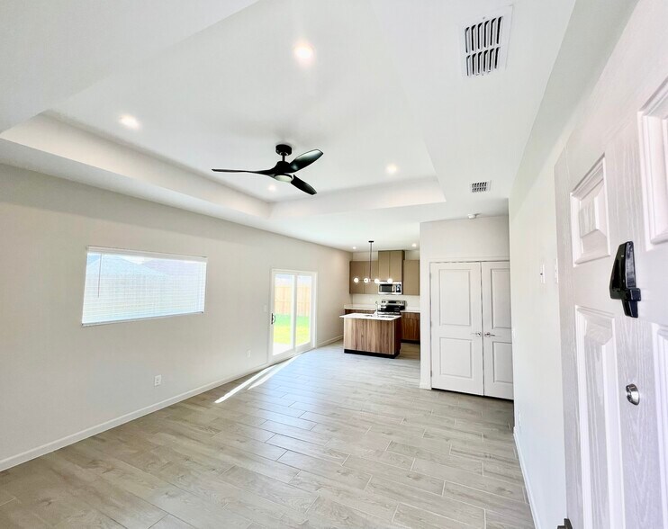 Building Photo - 3509 Duke Ave