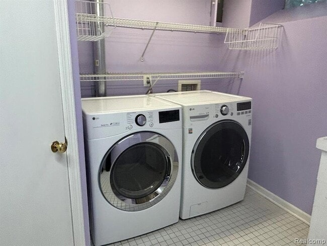 Building Photo - 1577 E Melton Rd