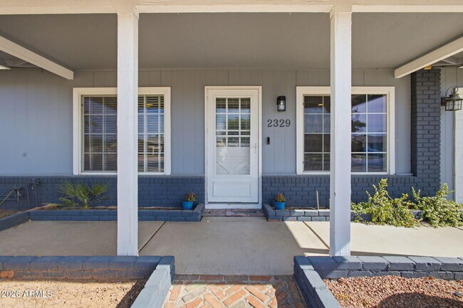 Building Photo - 2329 E Concorda Dr