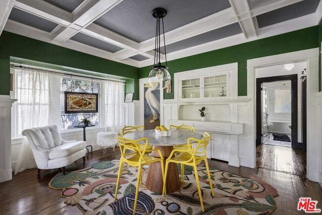 Building Photo - 201 S Ave 55