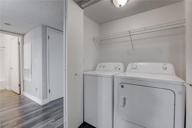 Building Photo - 7905 Idledale Ct