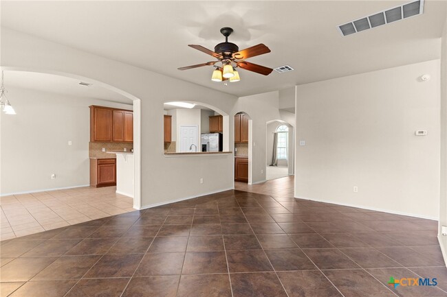 Building Photo - 5405 English Oak Dr