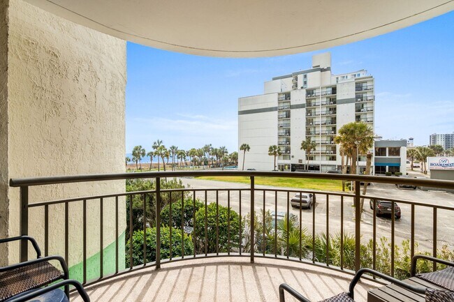 Building Photo - 2310 N Ocean Blvd