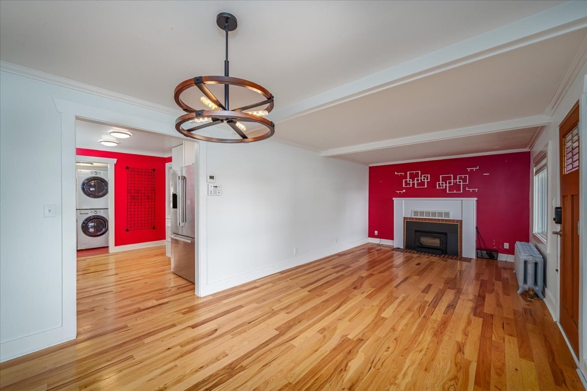 Building Photo - 817 S Sullivan St