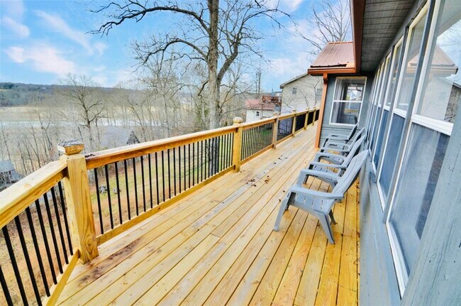 Building Photo - 73 Willow Tree Cir