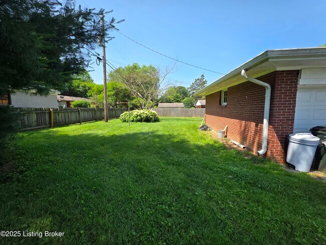 Building Photo - 2301 Janlyn Rd