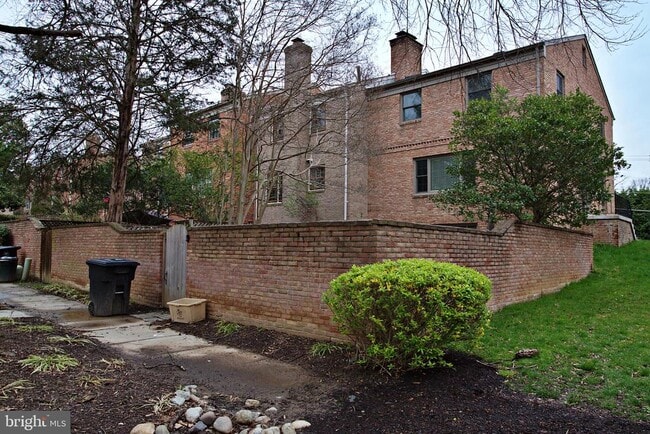Building Photo - 1560 Westmoreland St