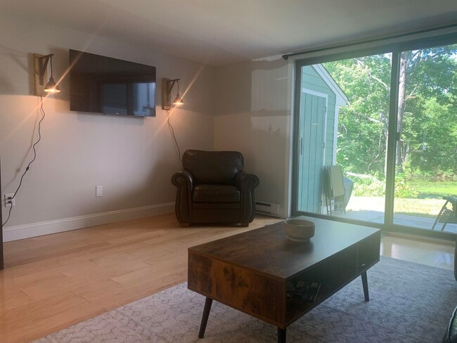 Building Photo - 508 Piscassic St