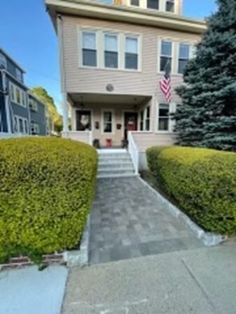 Primary Photo - 581 Highland Ave