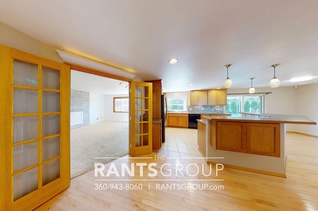 Building Photo - Recently updated 3-bed, 2-bath Rambler in Lacey!