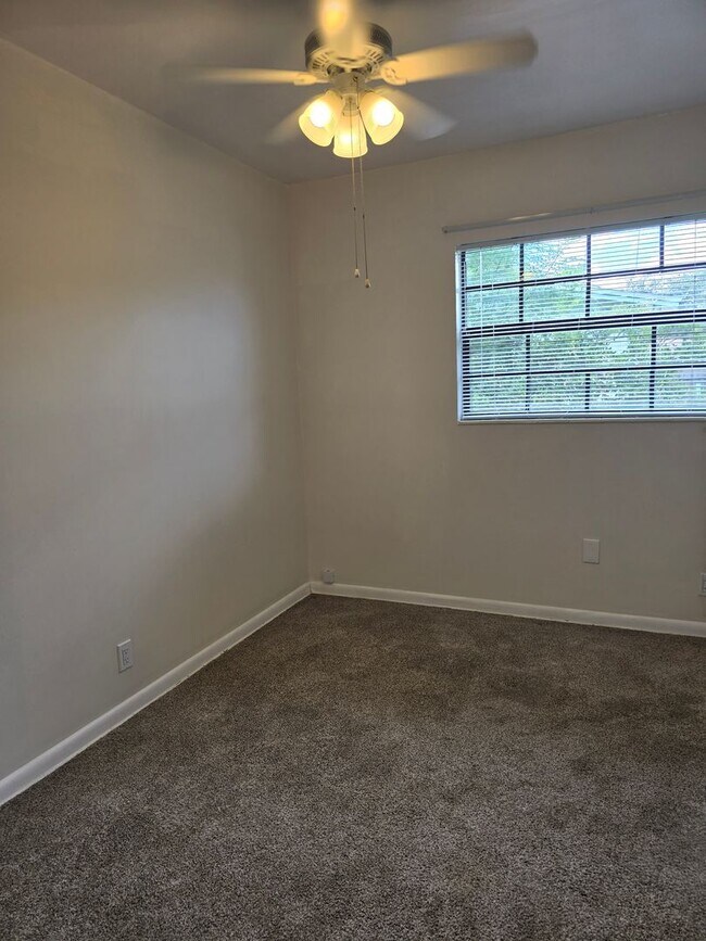 Building Photo - Well-Maintained 3-Bedroom Home with Workshop and Fenced Yard