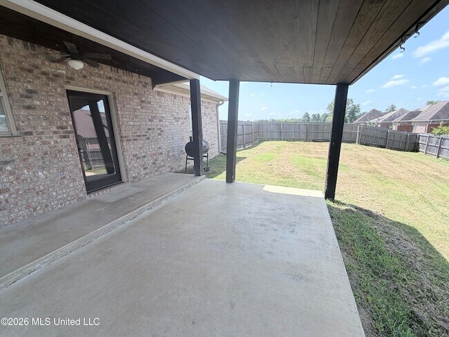 Building Photo - 531 Birchwood Blvd