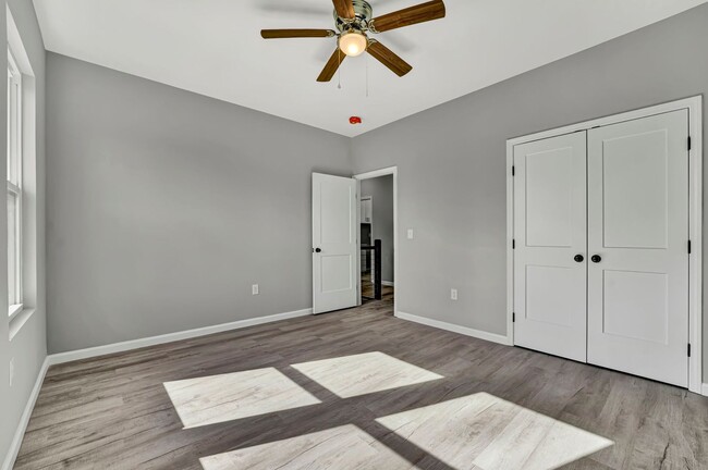 Building Photo - Stunning 4 Bedroom Home in Laurens