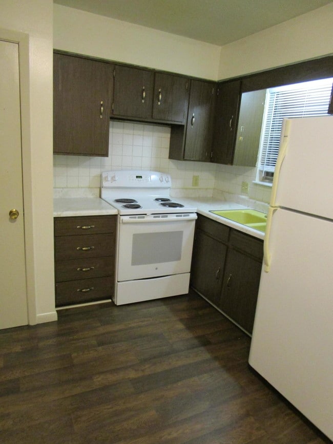 Building Photo - 4325 W Bethany Dr