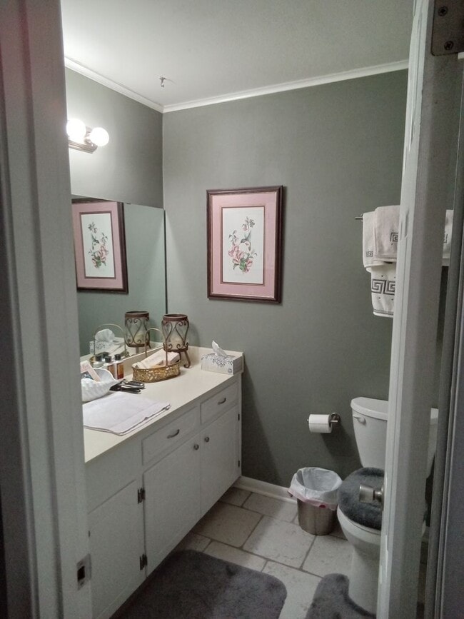 Building Photo - ***Broadmoor / Anderson Island Area***