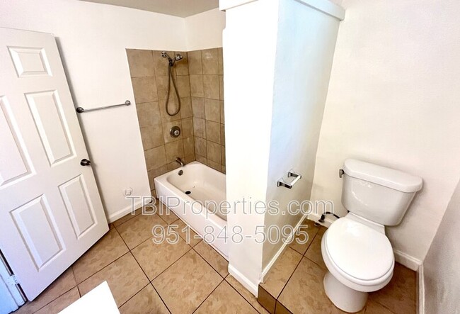 Building Photo - 4531 Park Ave