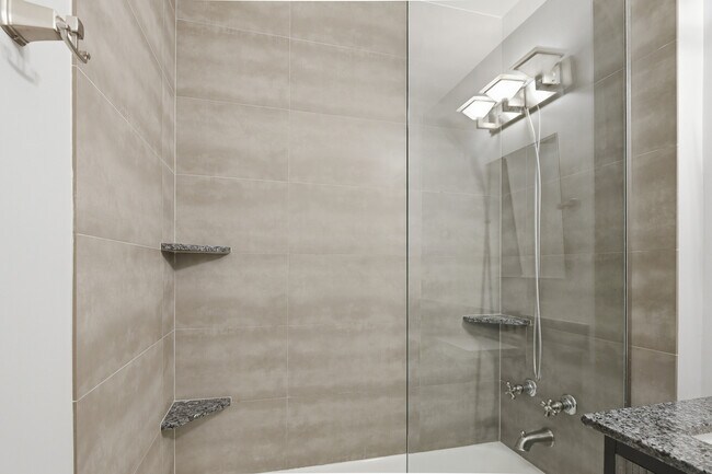 Building Photo - 750 W Dempster St