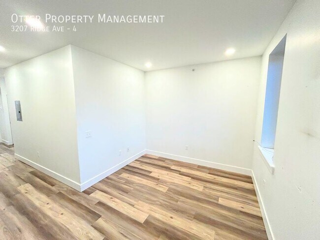 Building Photo - 3207 Ridge Ave
