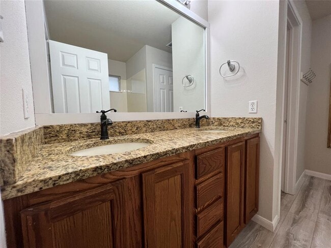 Building Photo - 14604 Swinley Forest Cove