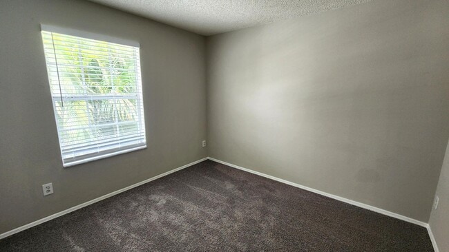 Building Photo - 1164 Lucaya Cir