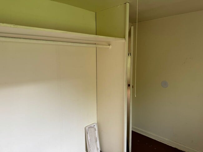 Building Photo - 1 bedroom 1 bath house